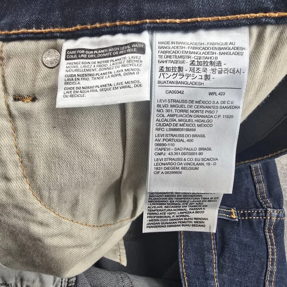 Levis 541 Athletic Taper Mens 46x28 Jeans Dark Wash Blue Cotton Blend Denim